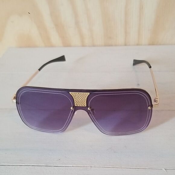 Hi Fashion Purple Sunglasses with Gold Accents Unisex - Picture 1 of 10